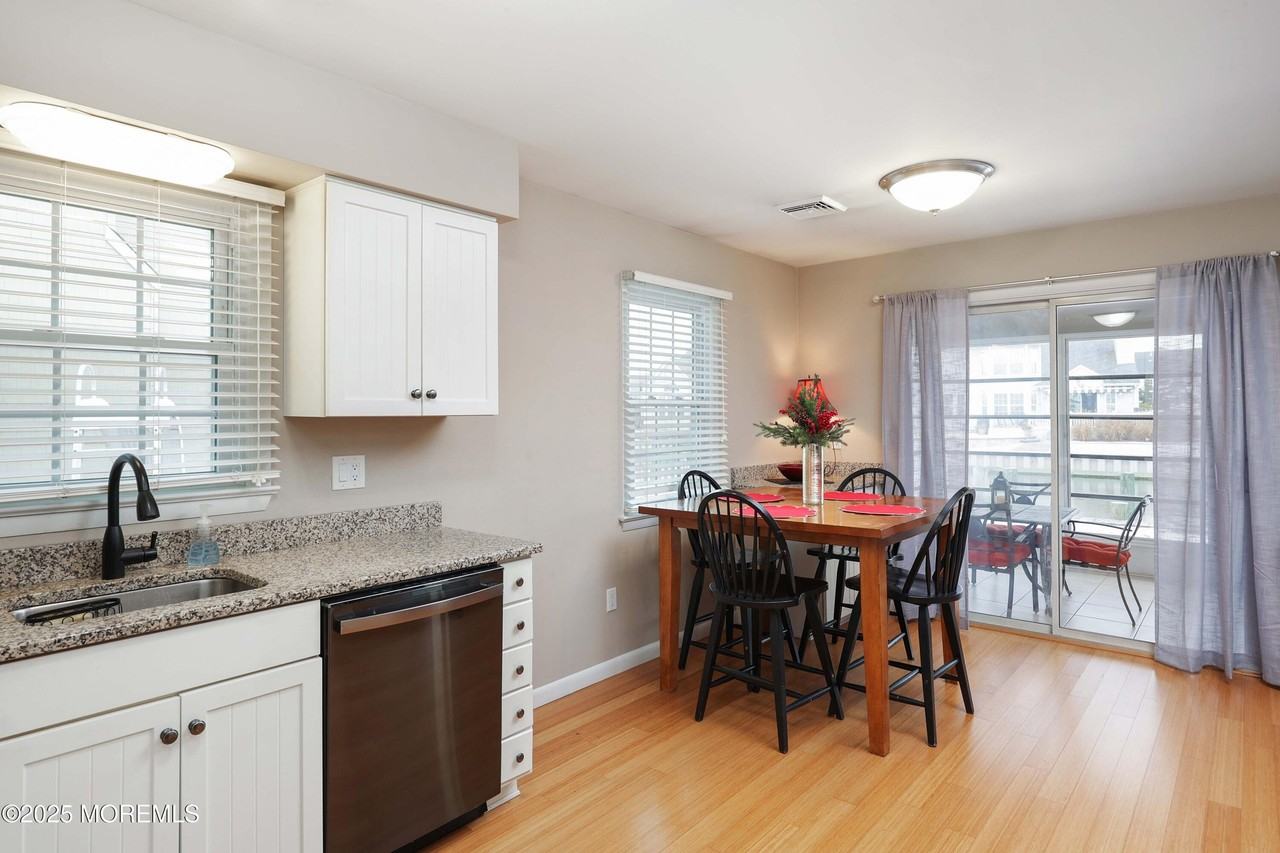 41 Longpoint Dr - Photo 6 of 22