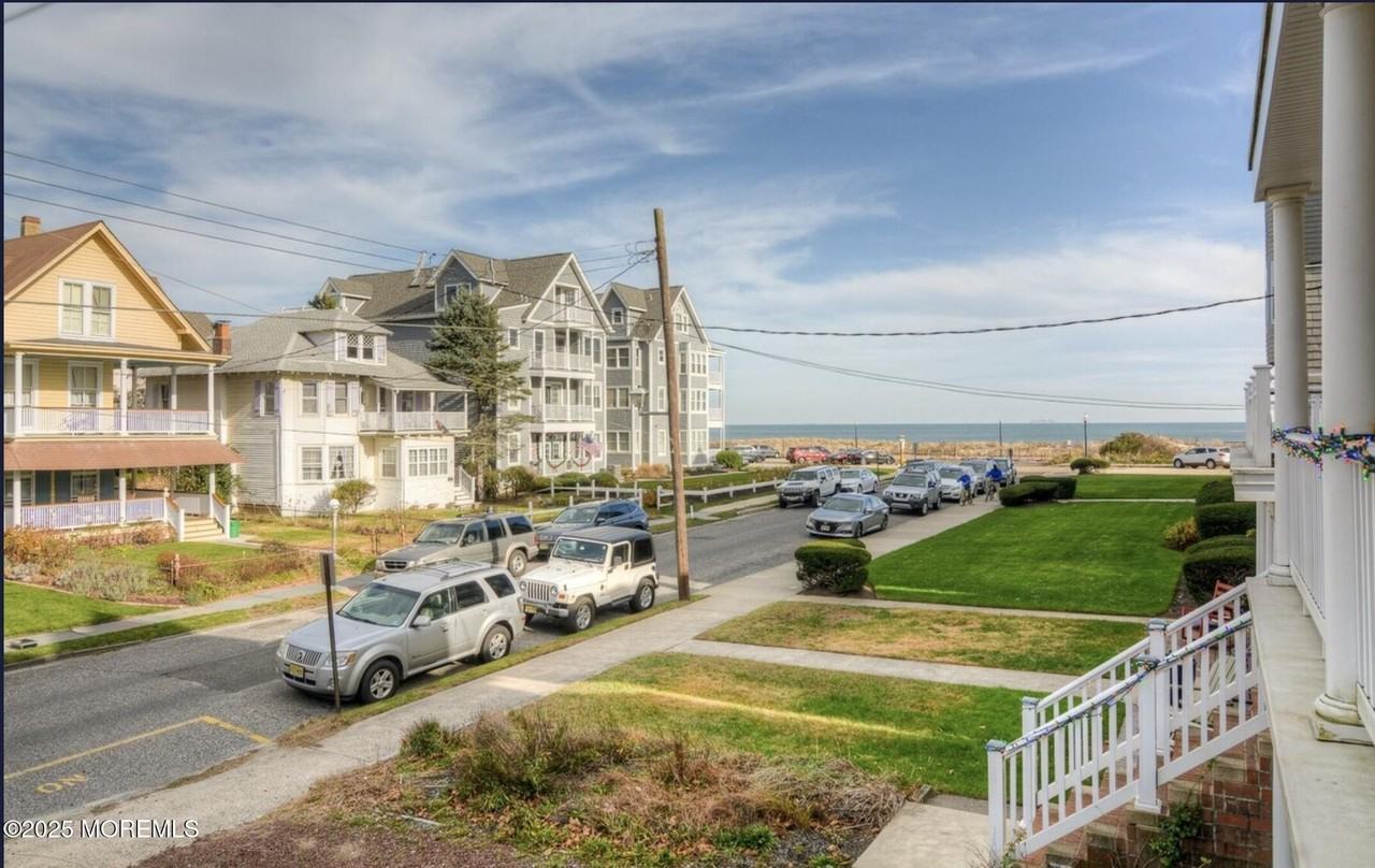 10 Seaview Ave #2 - Photo 3 of 23