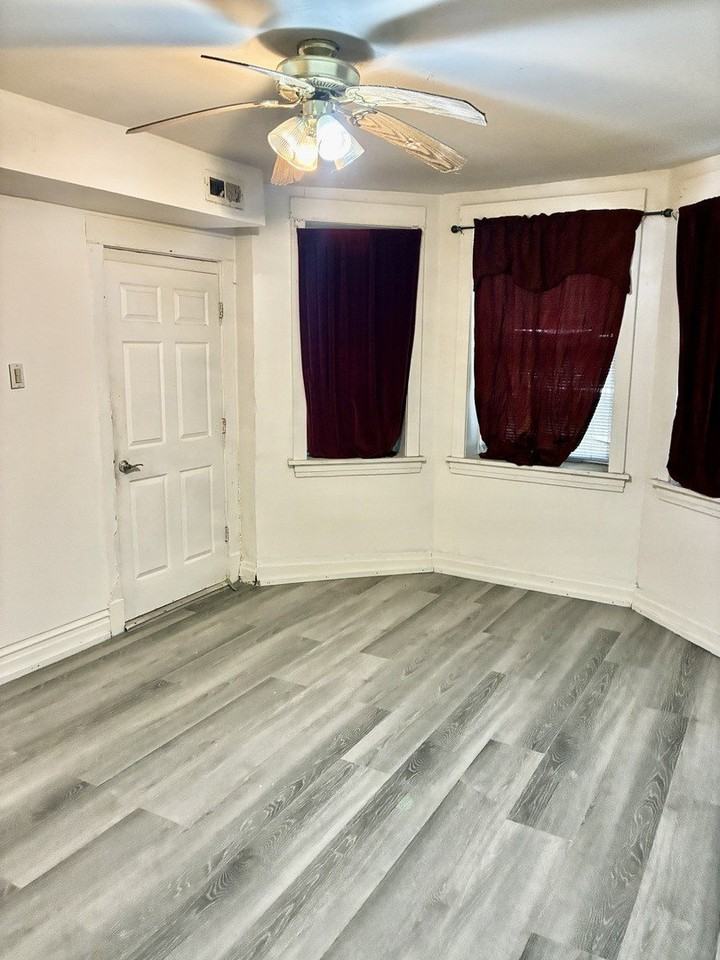 1706 North Springfield Avenue #G - Photo 2 of 8