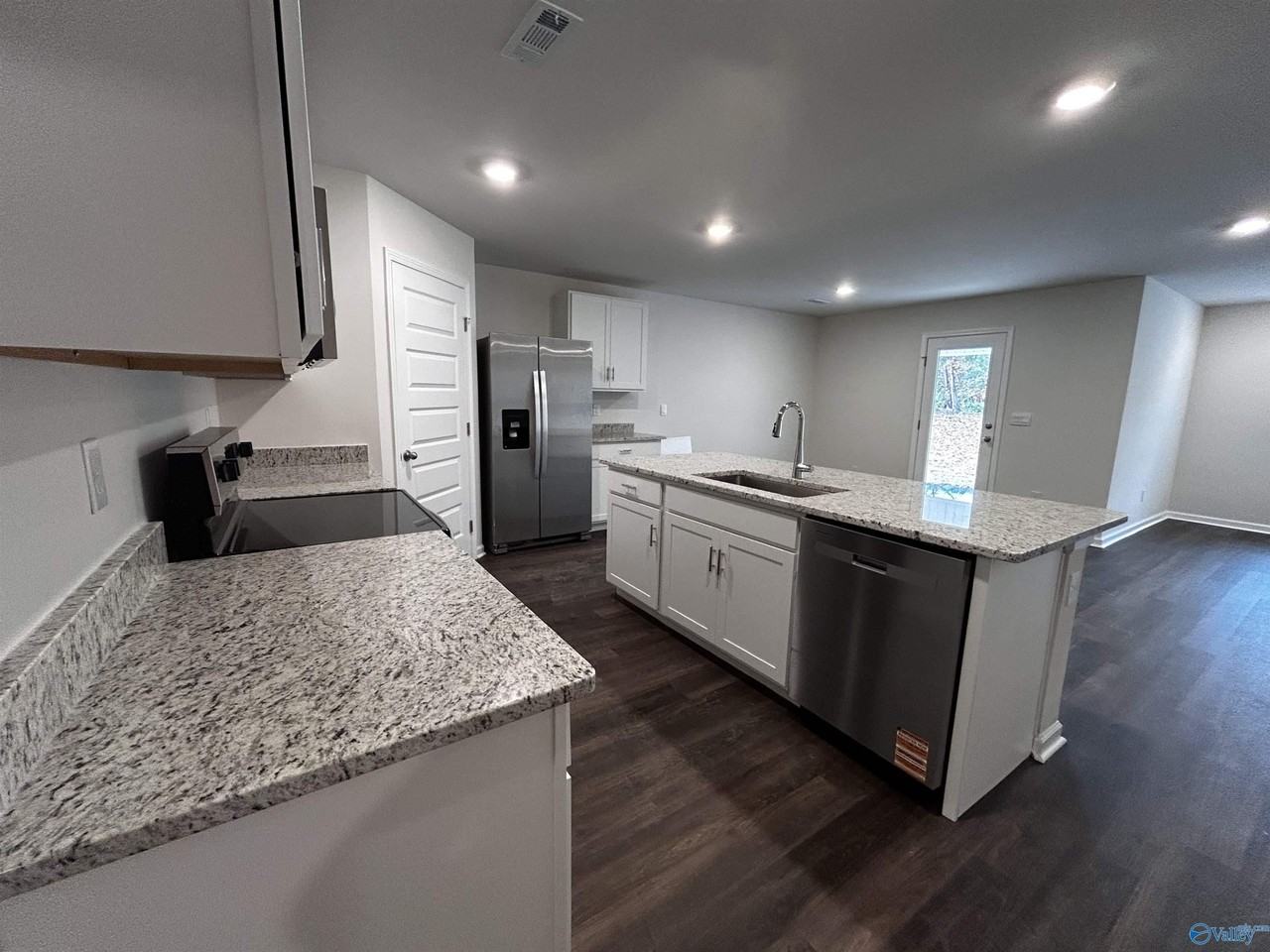 9946 Sequoyah Cove Drive - Photo 2 of 14