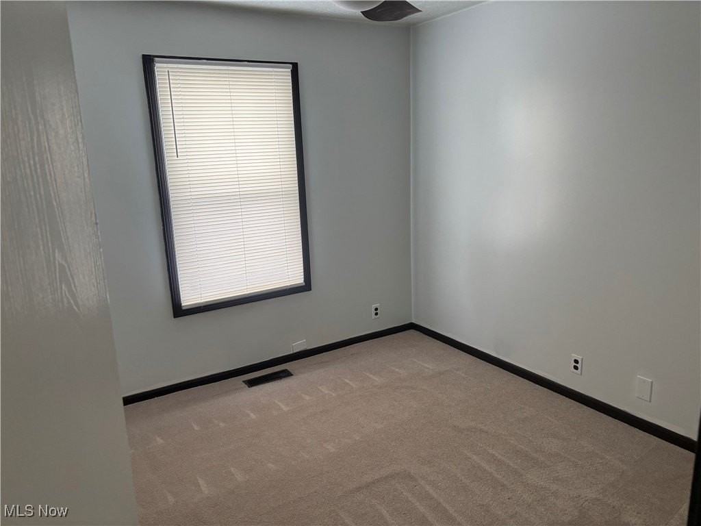 274 Haven Ave - Photo 4 of 9