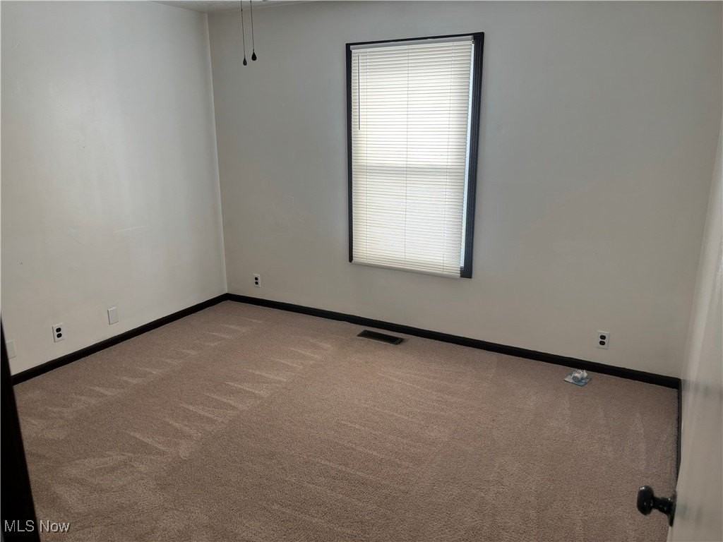 274 Haven Ave - Photo 7 of 9