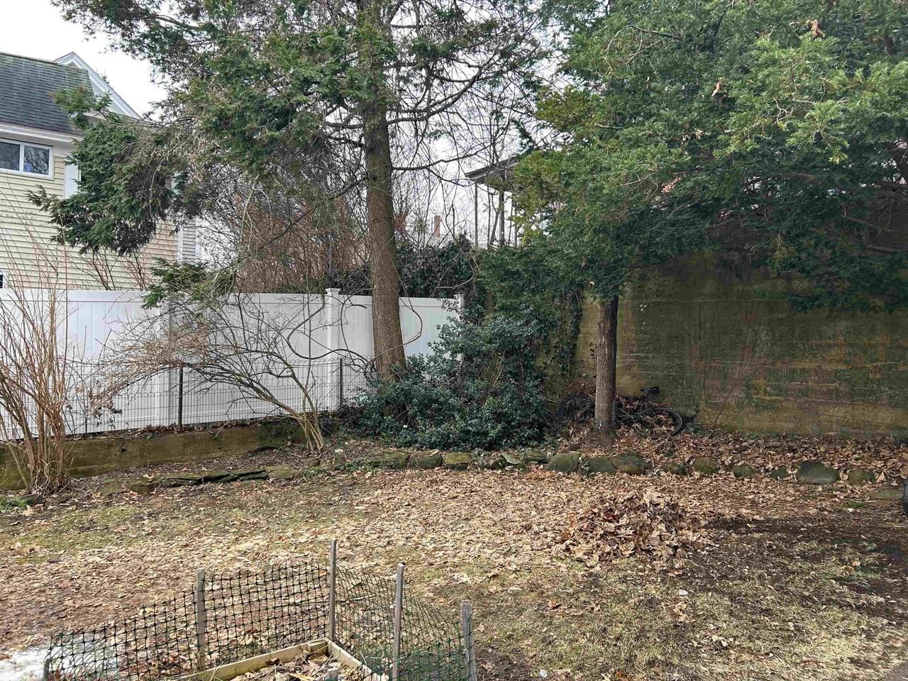 5 Perry Ave - Photo 2 of 32