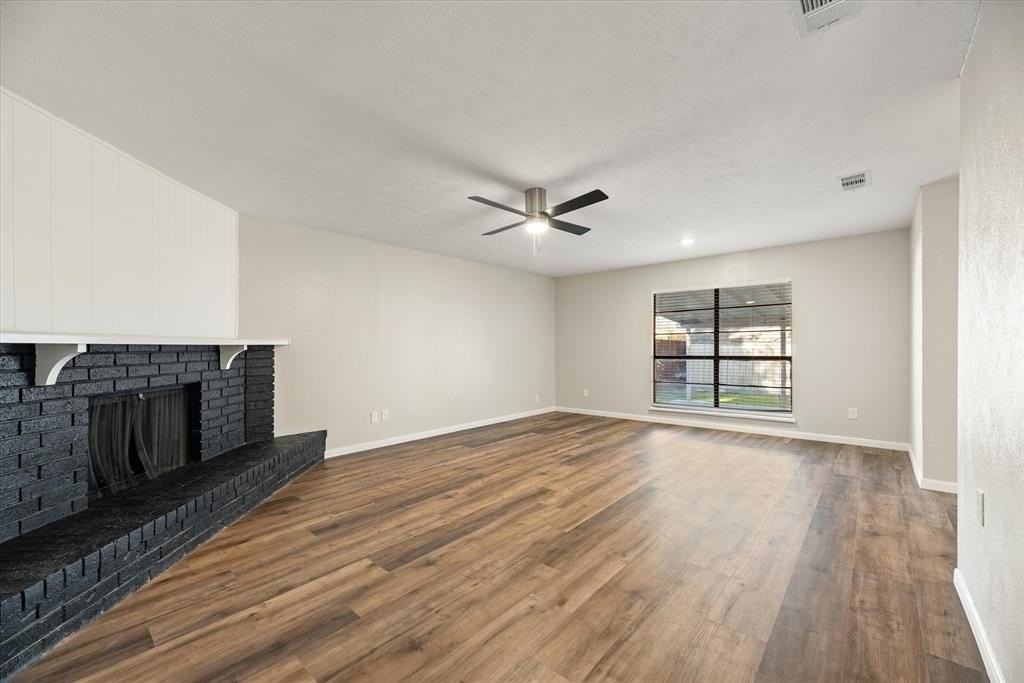 5209 Strickland Ave - Photo 4 of 20