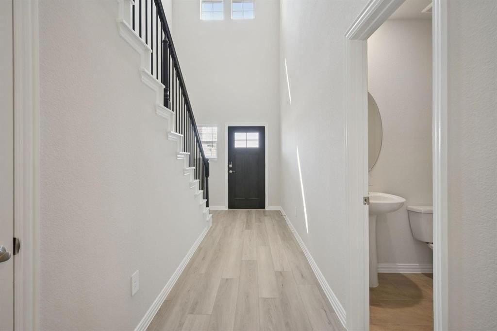 608 Clover Creek Drive - Photo 3 of 21