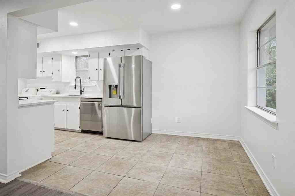 7626 Dentcrest Dr #7628 - Photo 4 of 14