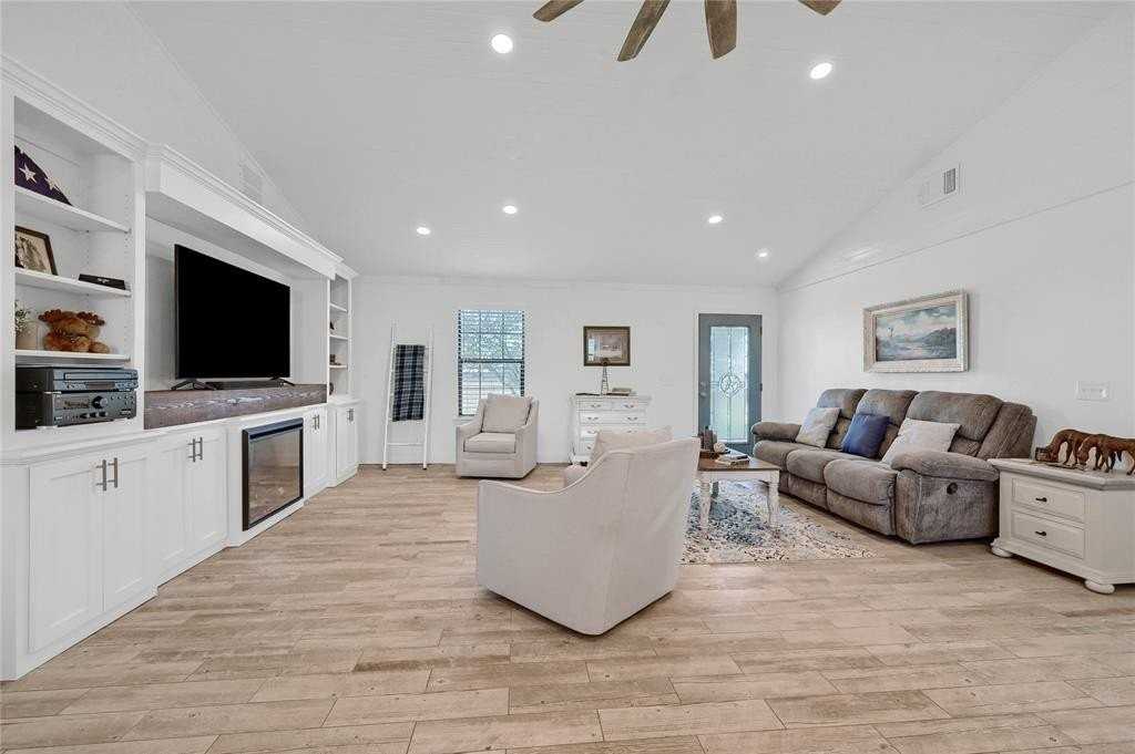 132 Windmill - Photo 4 of 39