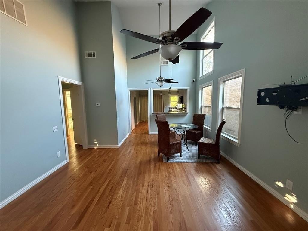 4139 Rosser Sq - Photo 3 of 7