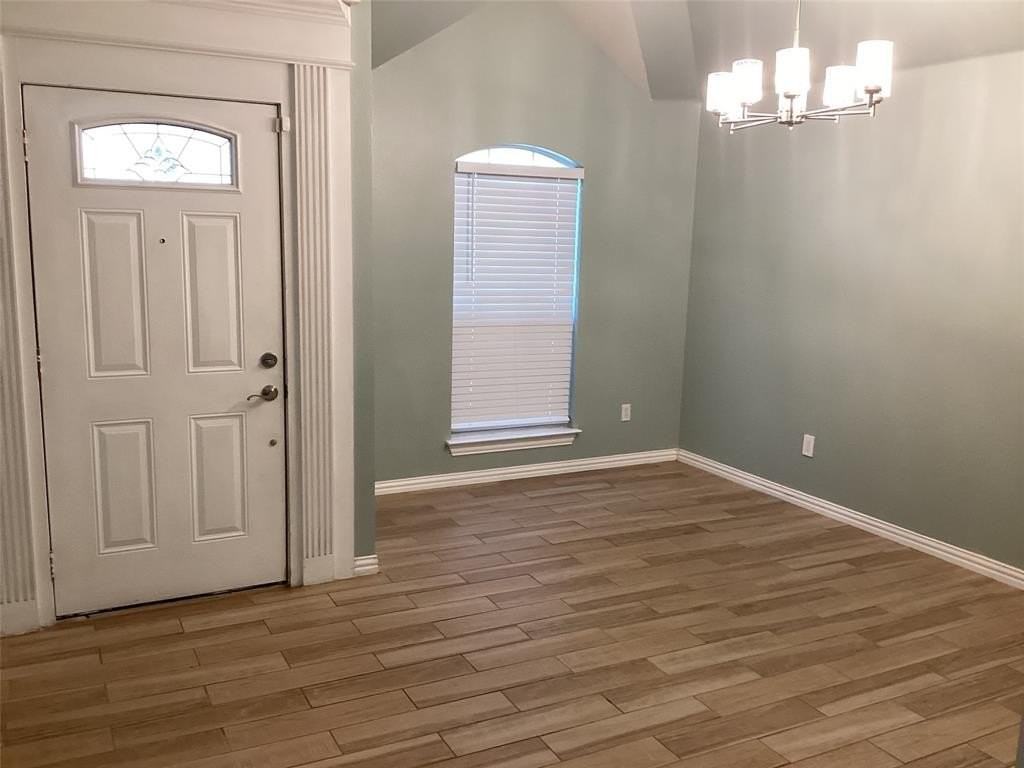 3721 Oak St - Photo 3 of 16