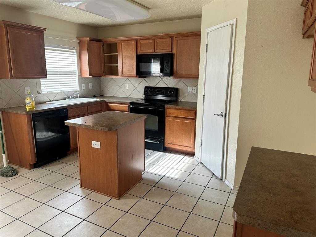 708 River Run Dr - Photo 3 of 8