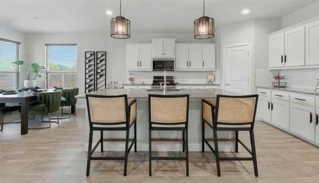 712 Finchley Drive - Photo 2 of 37