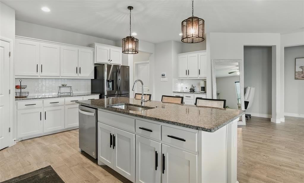 712 Finchley Drive - Photo 6 of 37