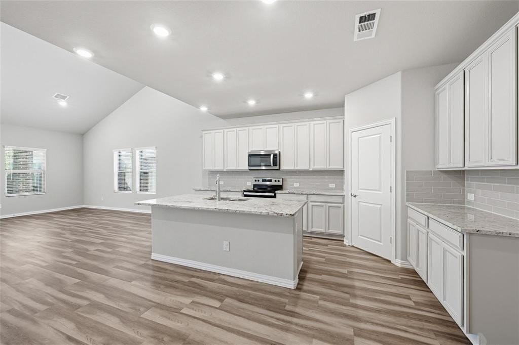 206 Fieldstone Dr - Photo 7 of 31