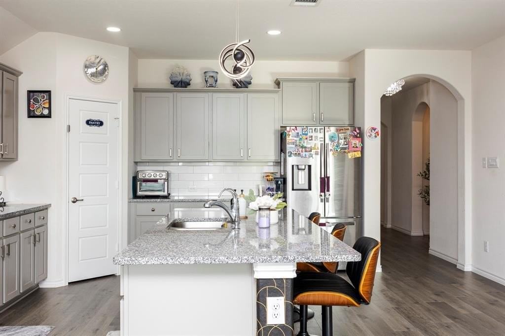 3229 Trails End Rd - Photo 6 of 25