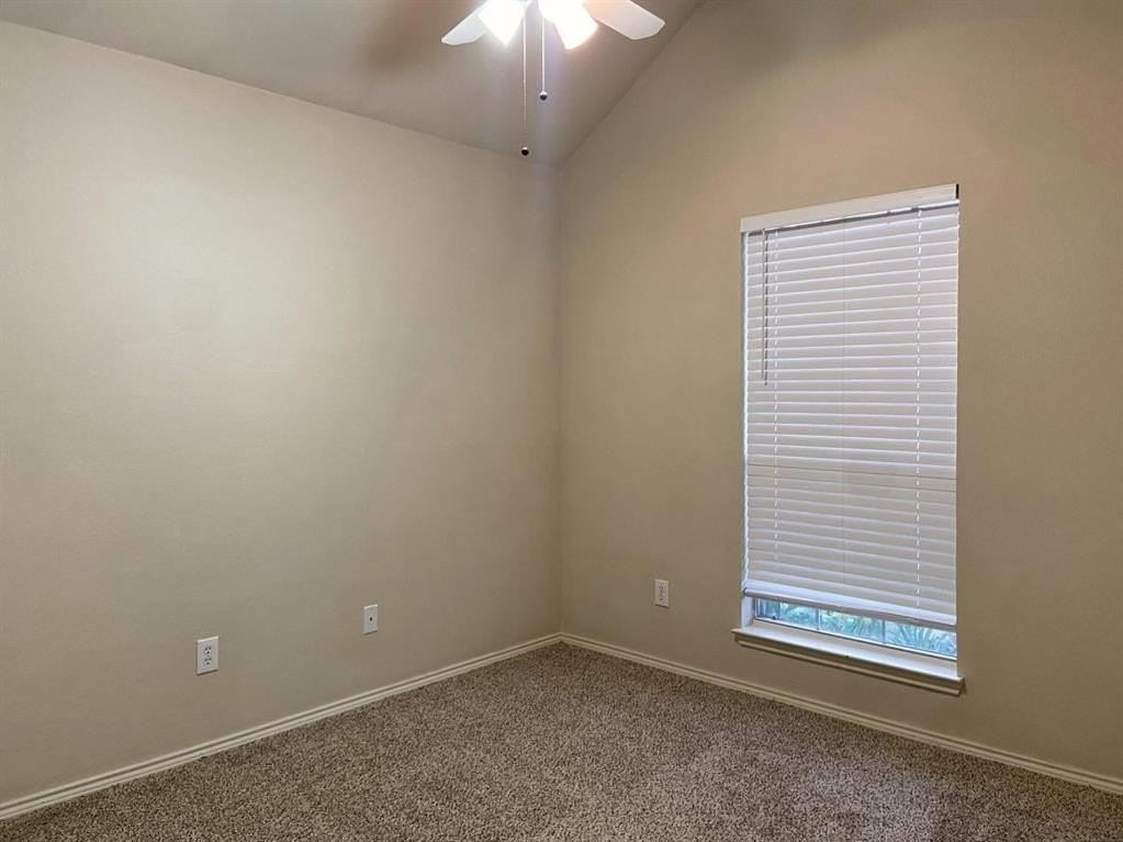 10813 Dry Creek Lane - Photo 5 of 17