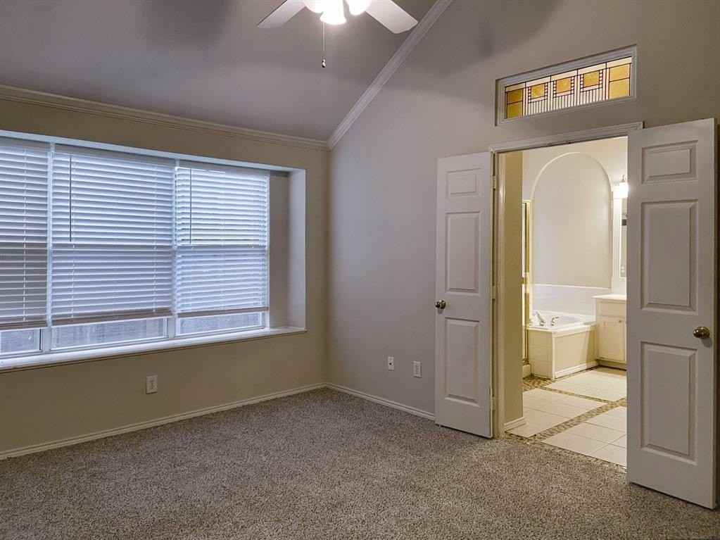 10813 Dry Creek Lane - Photo 7 of 17