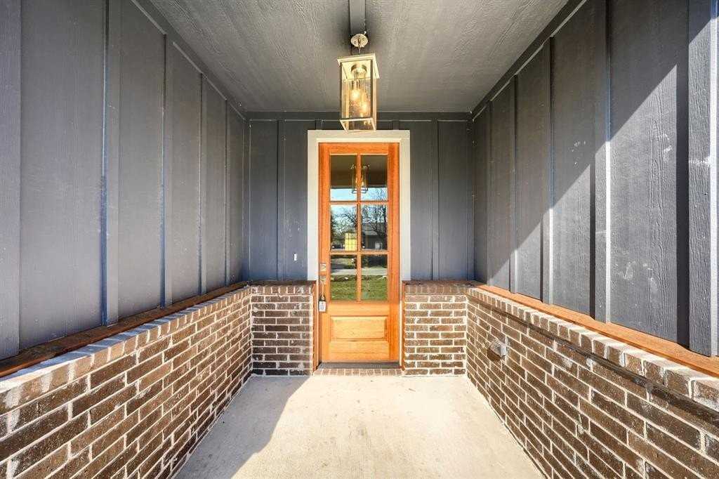 1115 Bell St - Photo 3 of 34