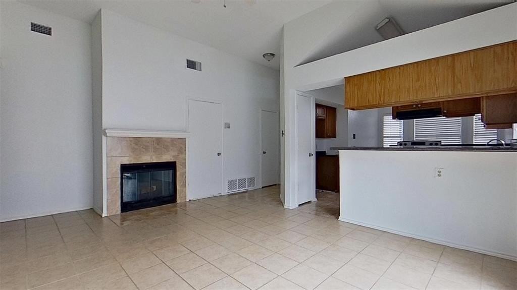 1861 Woodhall Way - Photo 4 of 13