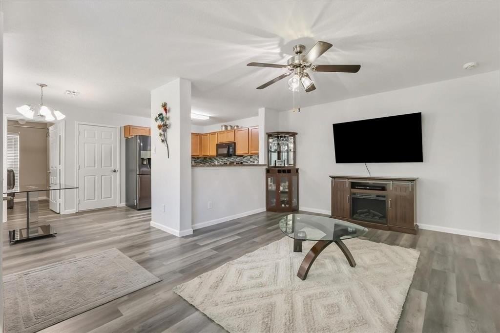 10718 Edgewest Terrace - Photo 2 of 15