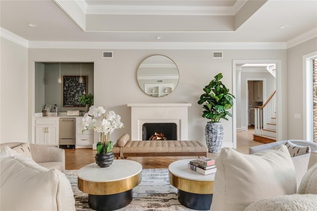 29 Saint Laurent Pl - Photo 2 of 23