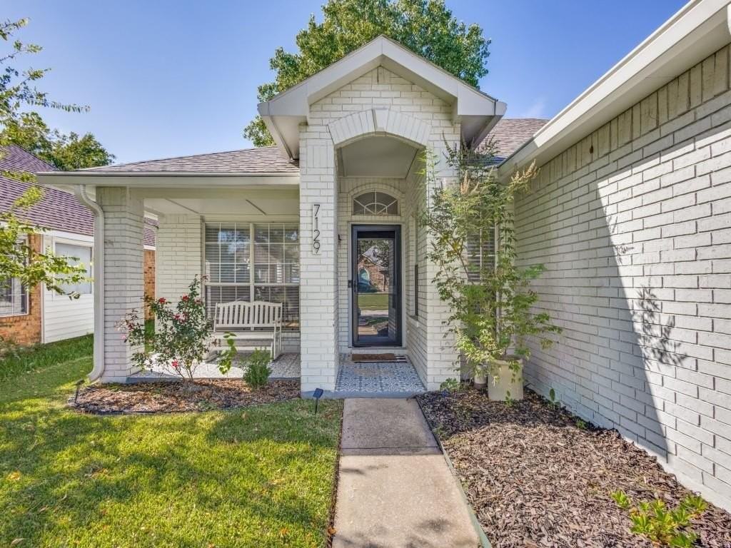 7129 Sample Dr - Photo 3 of 25