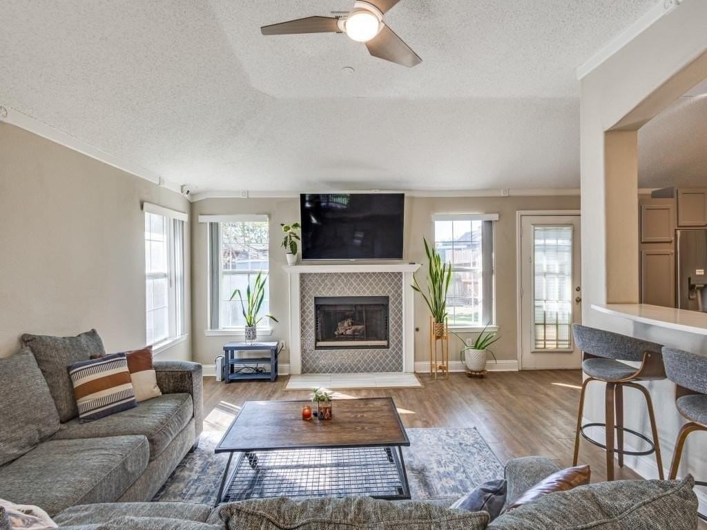 7129 Sample Dr - Photo 5 of 25