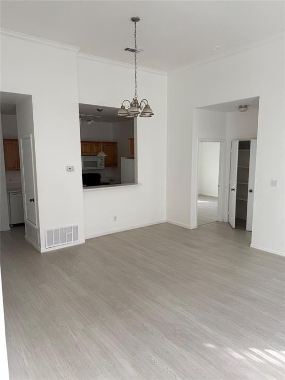 989 Lake Dr - Photo 3 of 10