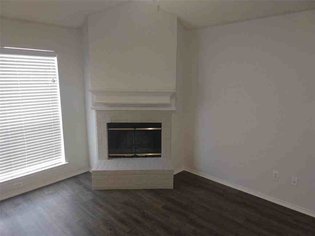 5706 Vandalia Trl - Photo 3 of 21