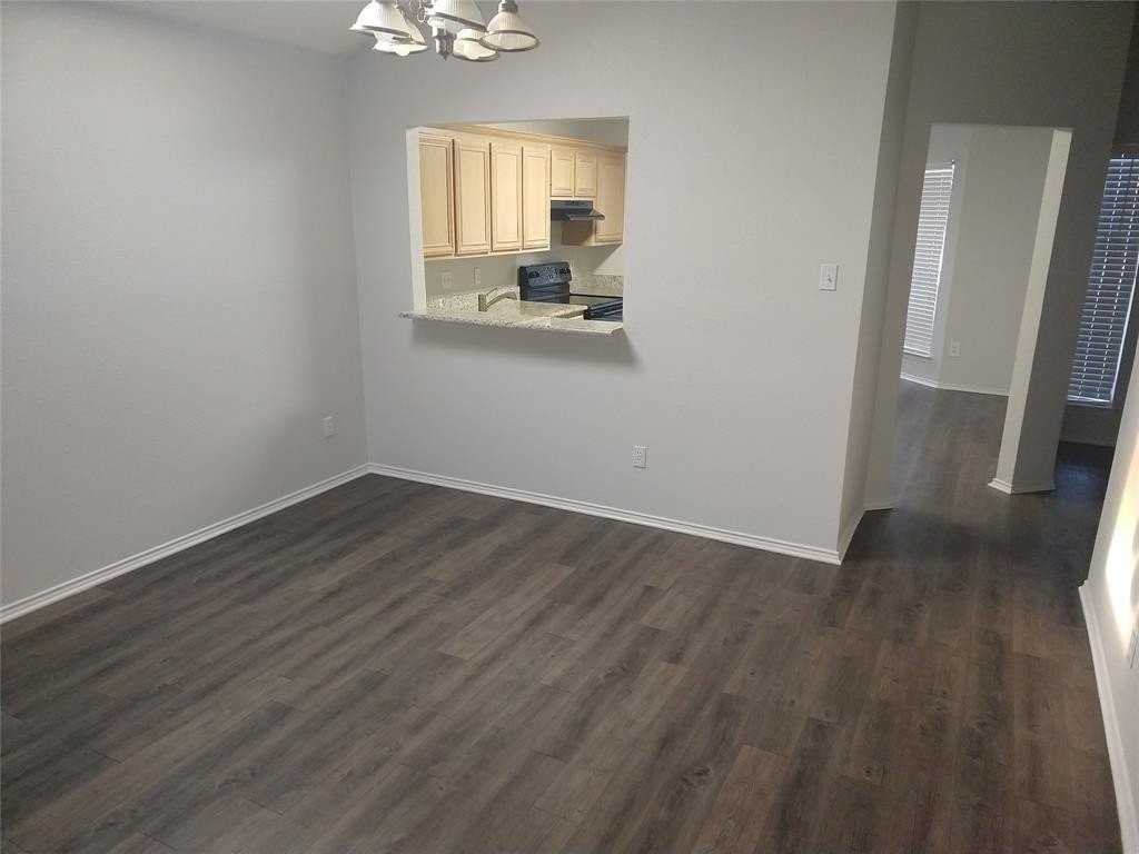 5706 Vandalia Trl - Photo 4 of 21