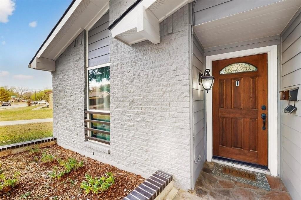 4006 Mayflower Drive - Photo 6 of 40