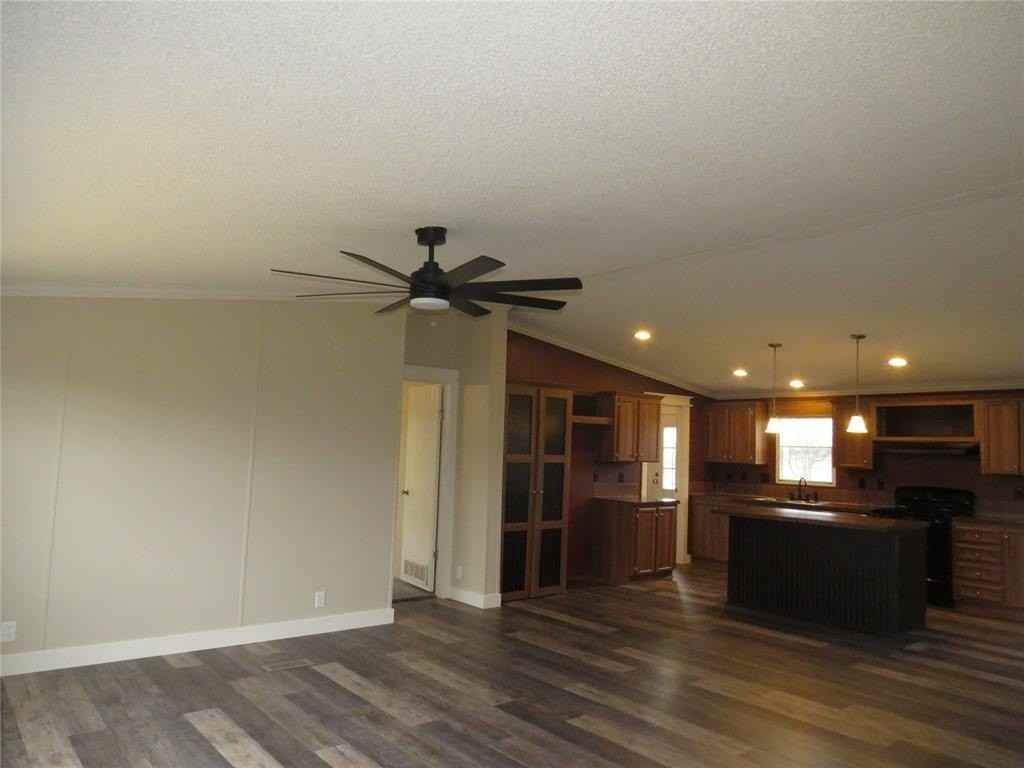 2141 Crockett St - Photo 6 of 26