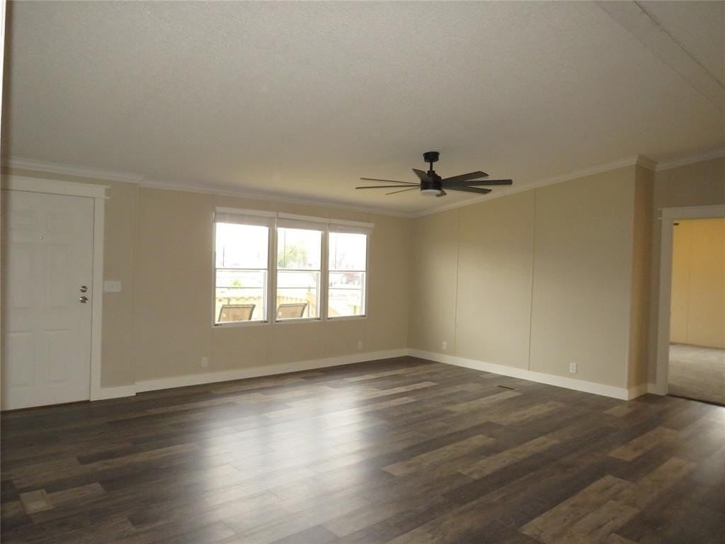 2141 Crockett St - Photo 7 of 26