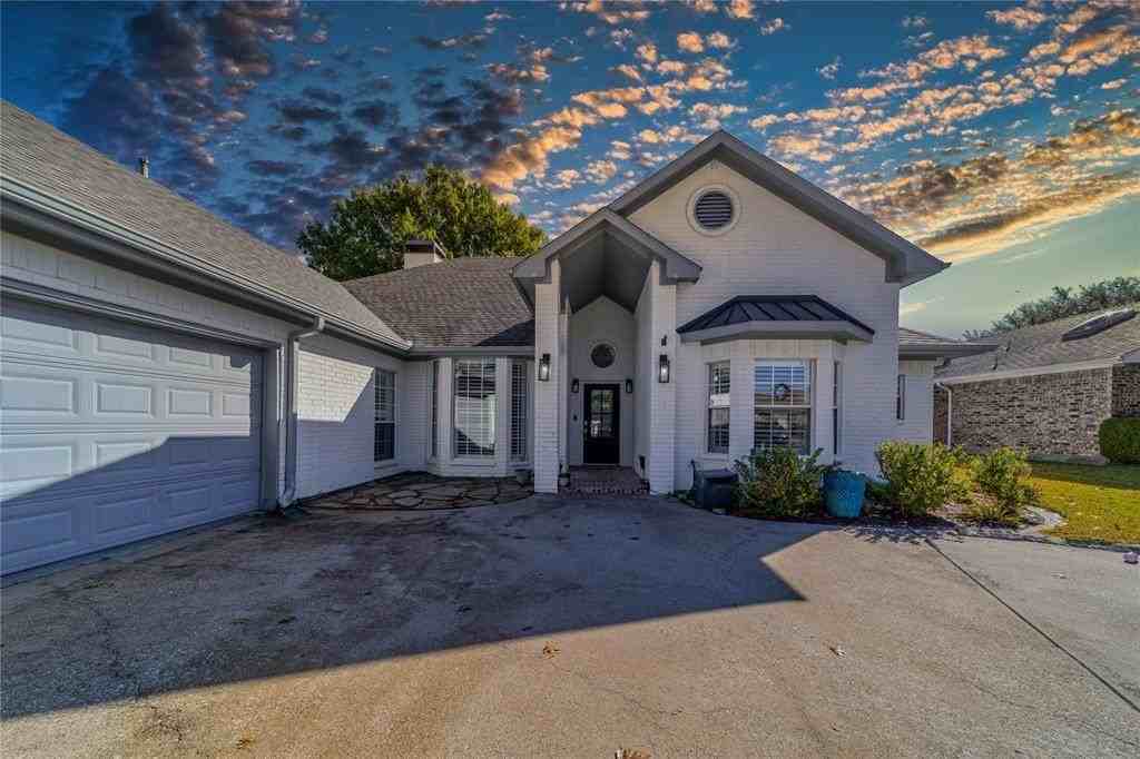 4112 Fairlakes Ct - Photo 4 of 35