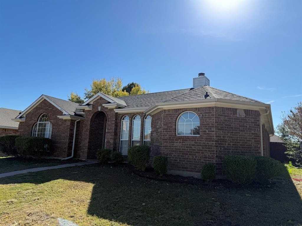 10931 Castle Dr - Photo 2 of 14