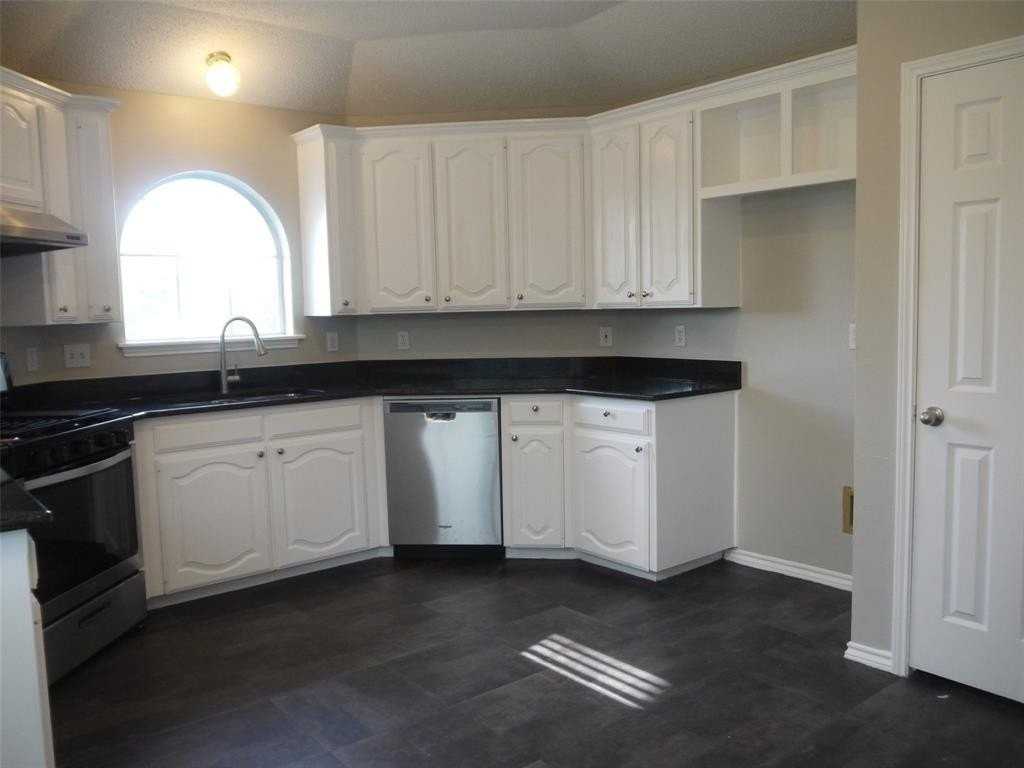 10931 Castle Dr - Photo 7 of 14