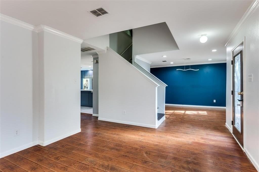 320 Mesa Verde Way - Photo 5 of 24