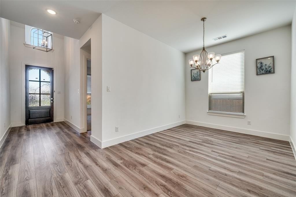 3815 Blue Yucca Ln - Photo 3 of 37