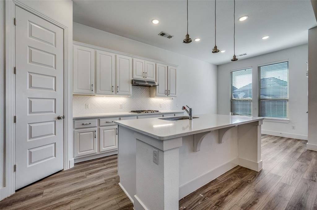 3815 Blue Yucca Ln - Photo 4 of 37