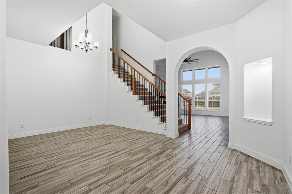 2604 Dylan Ln - Photo 6 of 33