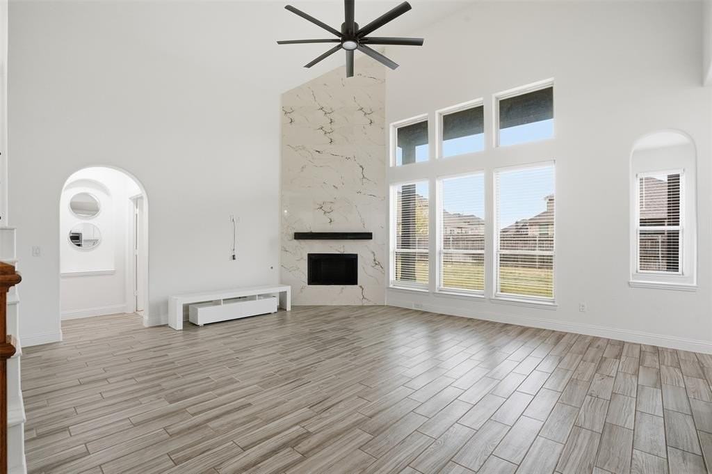 2604 Dylan Ln - Photo 7 of 33