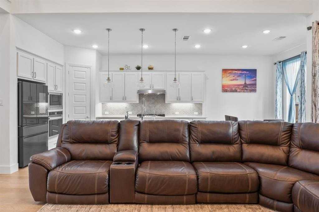 1255 Sumner Street - Photo 6 of 40