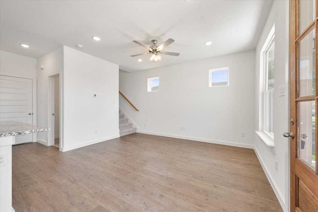 1215 Chestnut Ct - Photo 6 of 28