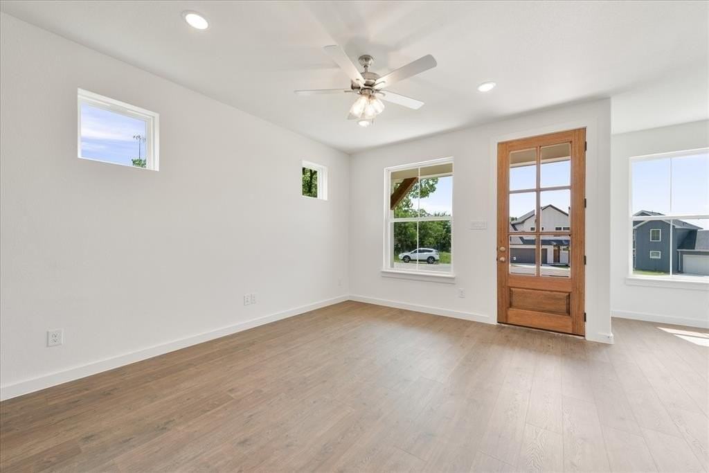 1215 Chestnut Ct - Photo 7 of 28