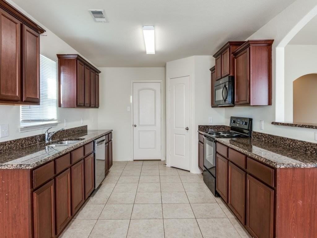 219 Magnolia Drive - Photo 2 of 12