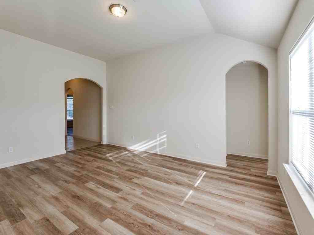 219 Magnolia Drive - Photo 4 of 12