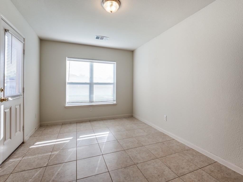 219 Magnolia Drive - Photo 5 of 12