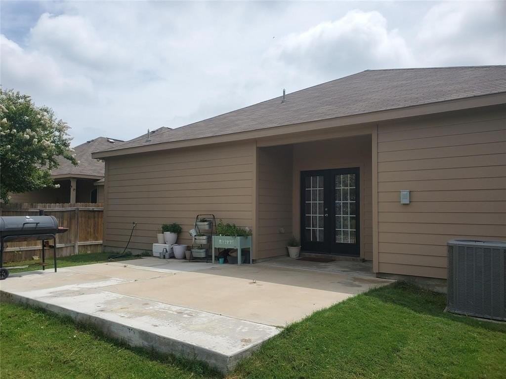 6237 Stone Lake Dr - Photo 2 of 16