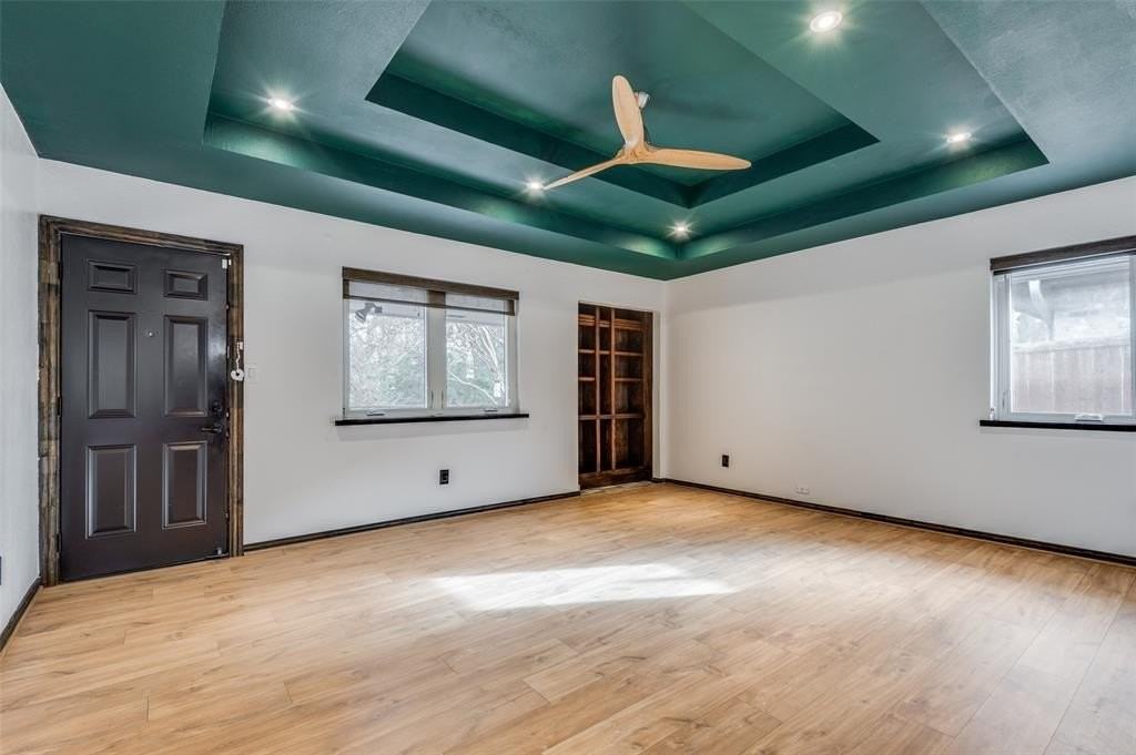 2749 Buna Dr - Photo 2 of 12