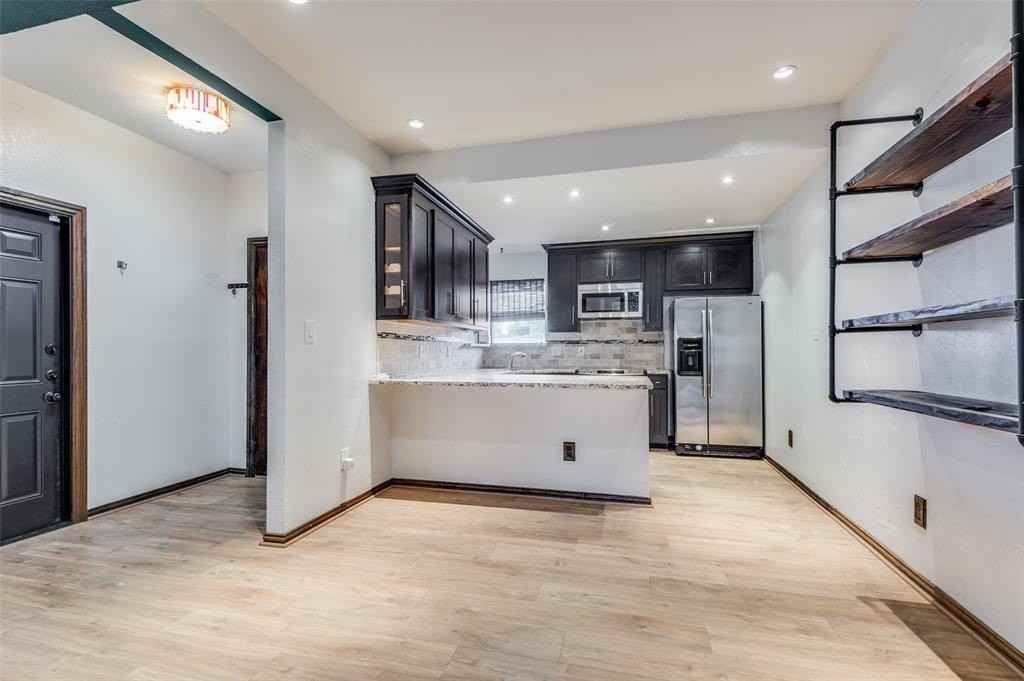 2749 Buna Dr - Photo 4 of 12