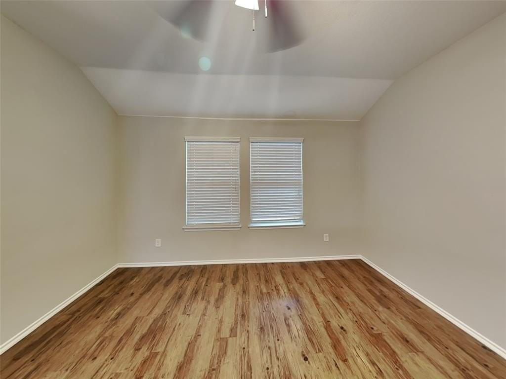 3025 Iris Dr - Photo 5 of 23